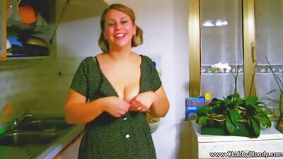 Adolescente troia prende due video porno con negri cazzi allo stesso tempo