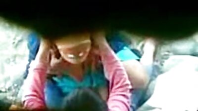 Una giovane video puttane nere coppia arrapata diventa cattiva davanti alla webcam