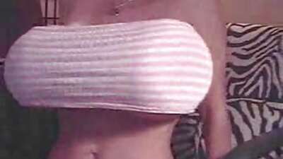 Ragazza bionda stuzzica con il suo corpo dalla video porno di negri forma perfetta