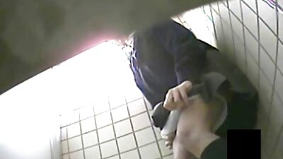 Vecchio pervertito scopa un giovane gattino stupido dal vicinato video porno di nere