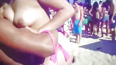 Adolescente film porno donne di colore tettona diventa nuda sulla videocamera